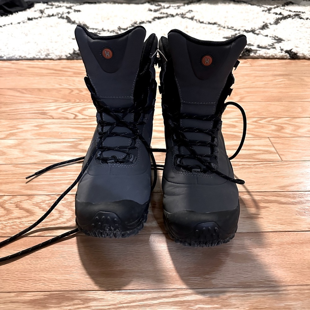 Women’s Xpeti insulated hiking boot. Worn twice